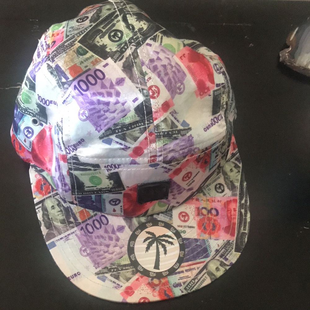 BLVD Satin Supply Cap Money 💰